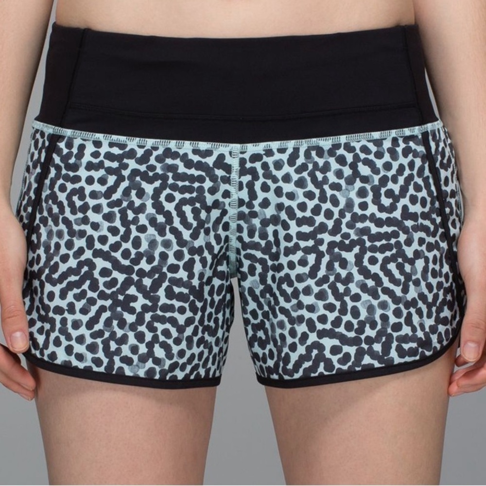 Lululemon Run Times Short 4‑Way Stretch – Ace Spot Tranquil Blue/Black – Women